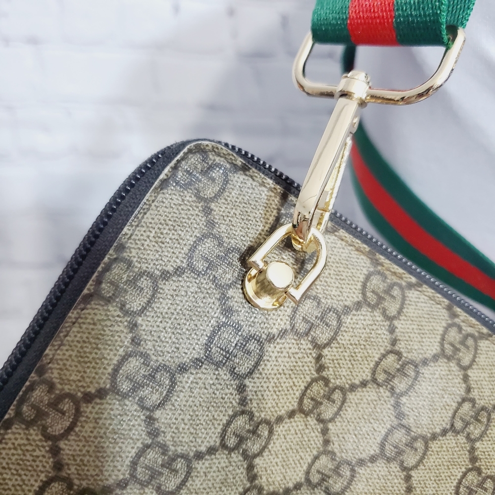 Authentic Gucci Brown Monogram Crossbody Bag. Includes 3 Straps. - Picture 4 of 15